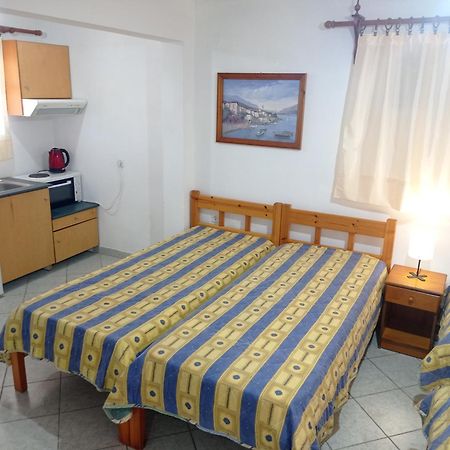 סקופלוס טאון Alexandros Rooms & Studios מראה חיצוני תמונה