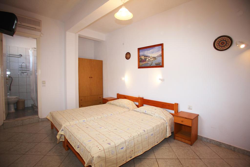 סקופלוס טאון Alexandros Rooms & Studios חדר תמונה