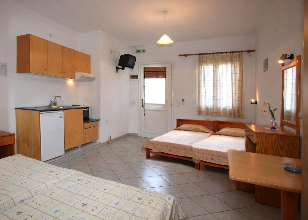 סקופלוס טאון Alexandros Rooms & Studios חדר תמונה