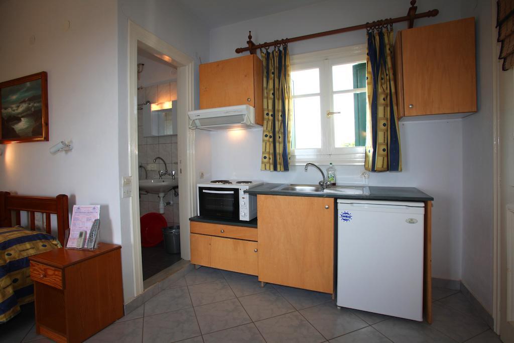 סקופלוס טאון Alexandros Rooms & Studios חדר תמונה