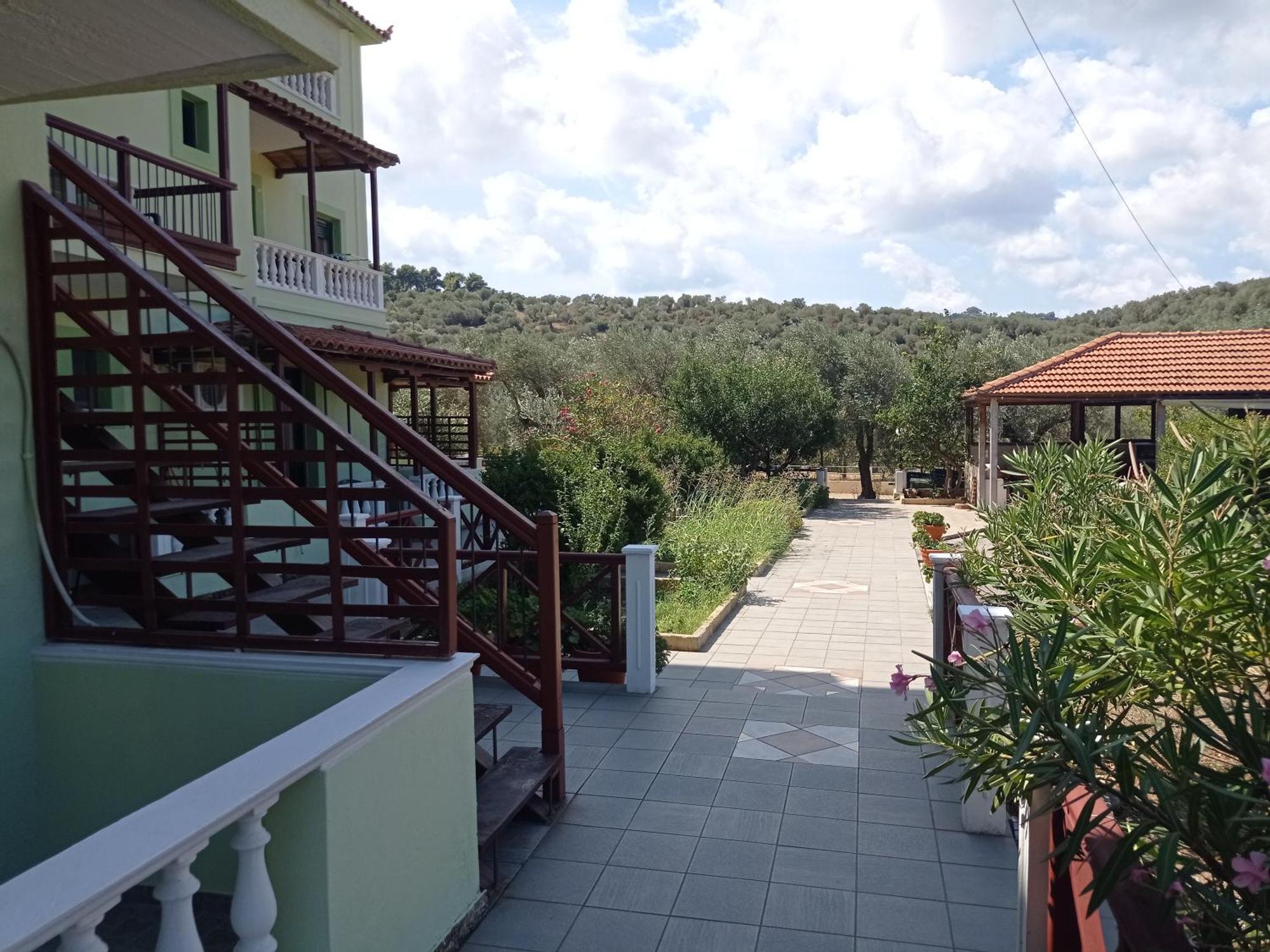 סקופלוס טאון Alexandros Rooms & Studios מראה חיצוני תמונה