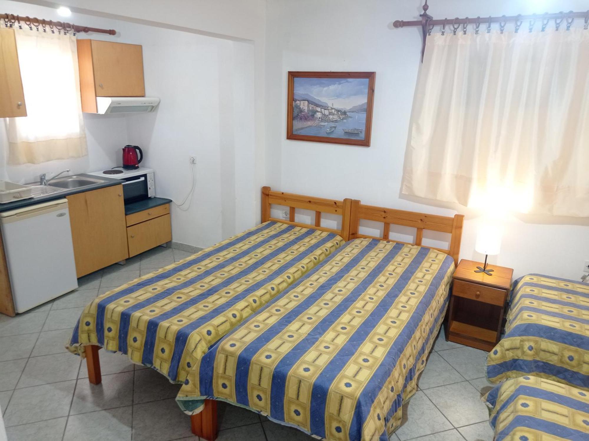 סקופלוס טאון Alexandros Rooms & Studios מראה חיצוני תמונה
