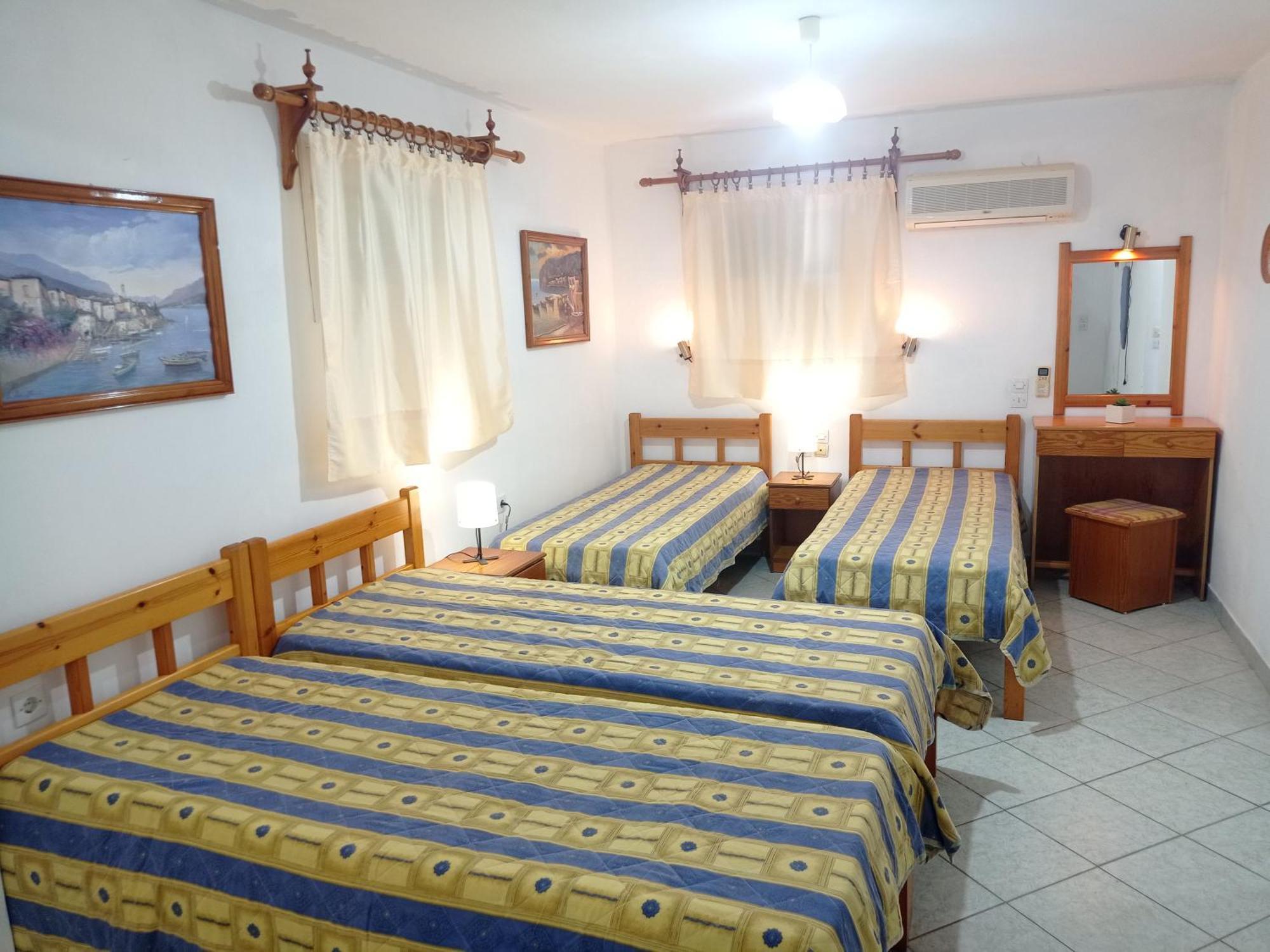 סקופלוס טאון Alexandros Rooms & Studios מראה חיצוני תמונה