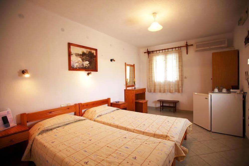סקופלוס טאון Alexandros Rooms & Studios מראה חיצוני תמונה