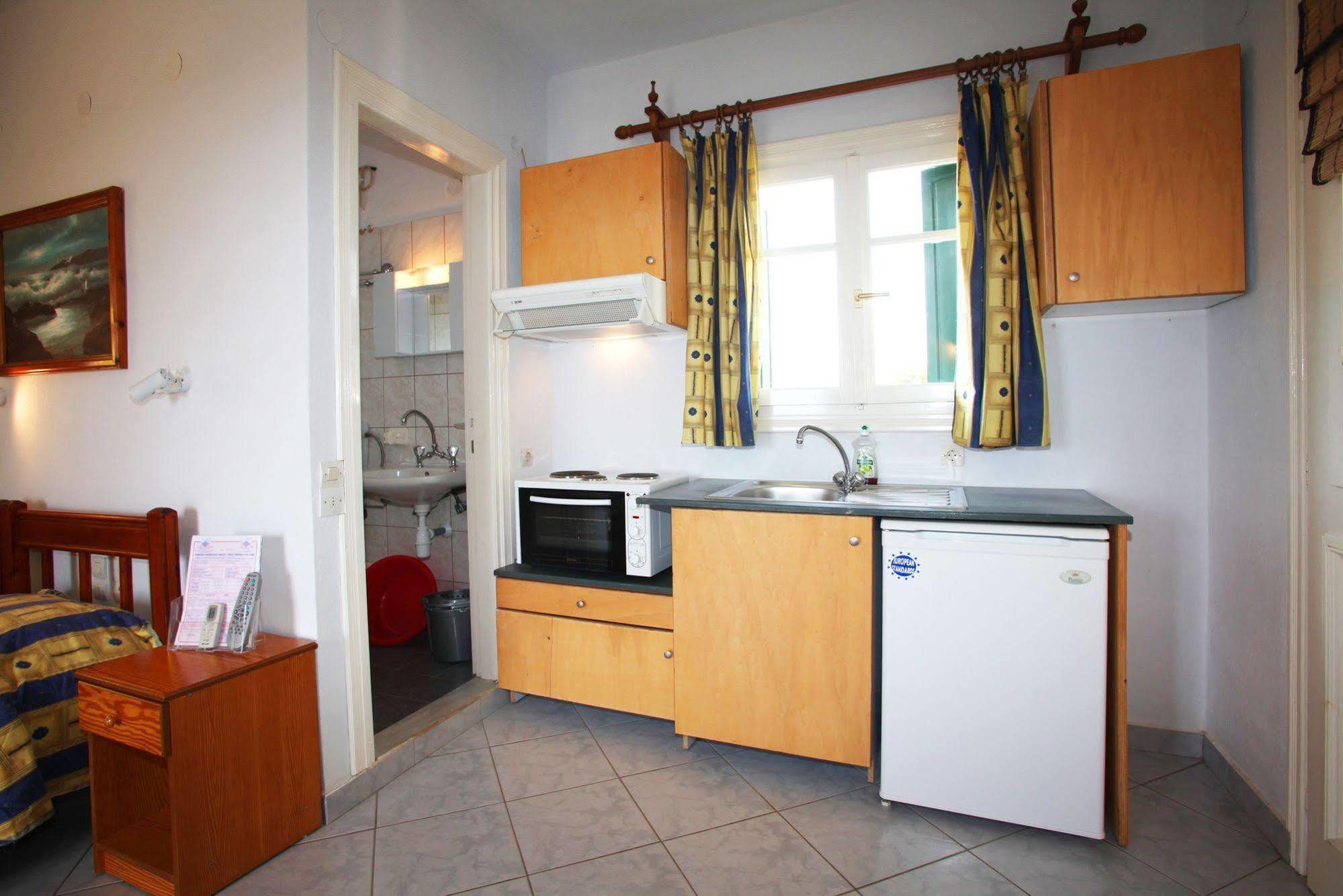 סקופלוס טאון Alexandros Rooms & Studios מראה חיצוני תמונה