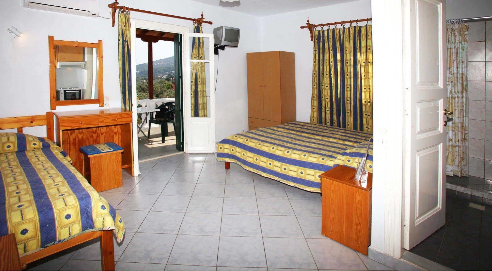 סקופלוס טאון Alexandros Rooms & Studios מראה חיצוני תמונה